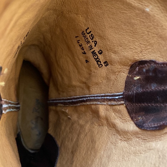 Excellence in motion wearing a fabulous Johnny Ringo boots🌺🌸🌺 - Picture 10 of 15